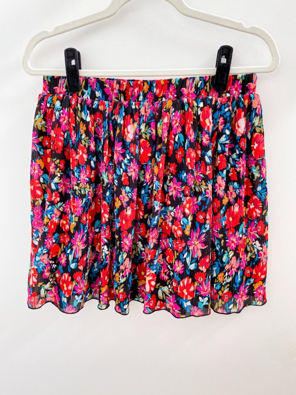Mittoshop Black and Red Multi Floral Pleated Skirt - Size Large